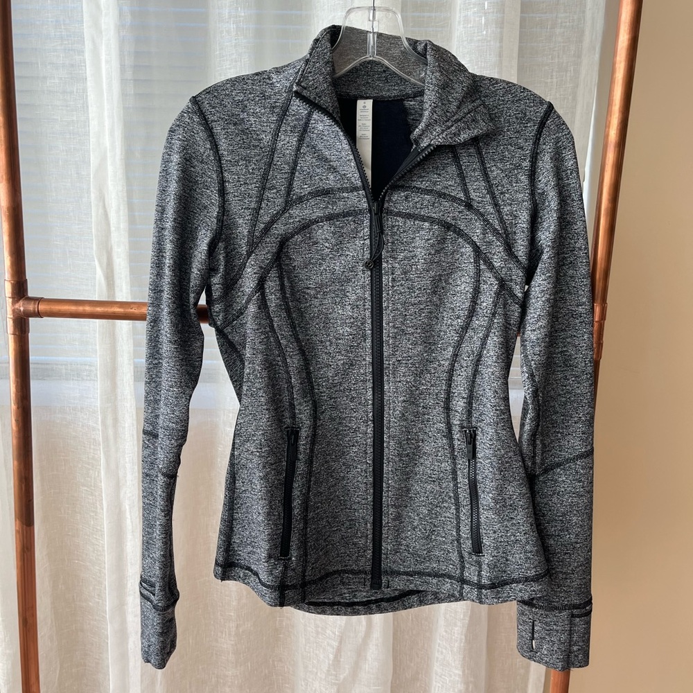 Lululemon Define jacket in grey. Size 6. Excellent condition. Minimal wear.